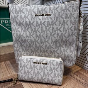 NWT Michael Kors White and Brown Monogram Jet Set Travel Bag and Wallet Set